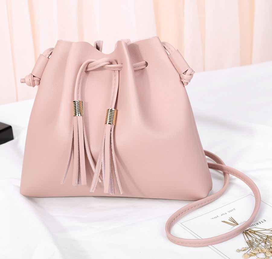 Tassel bucket coin purse