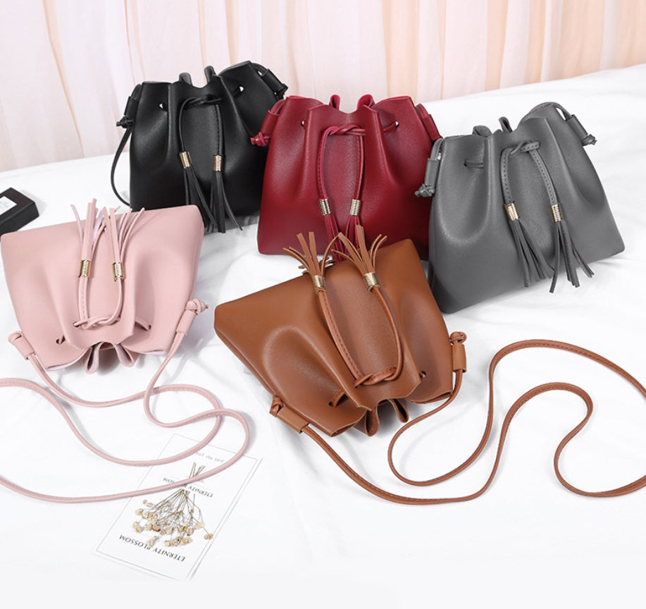 Tassel bucket coin purse